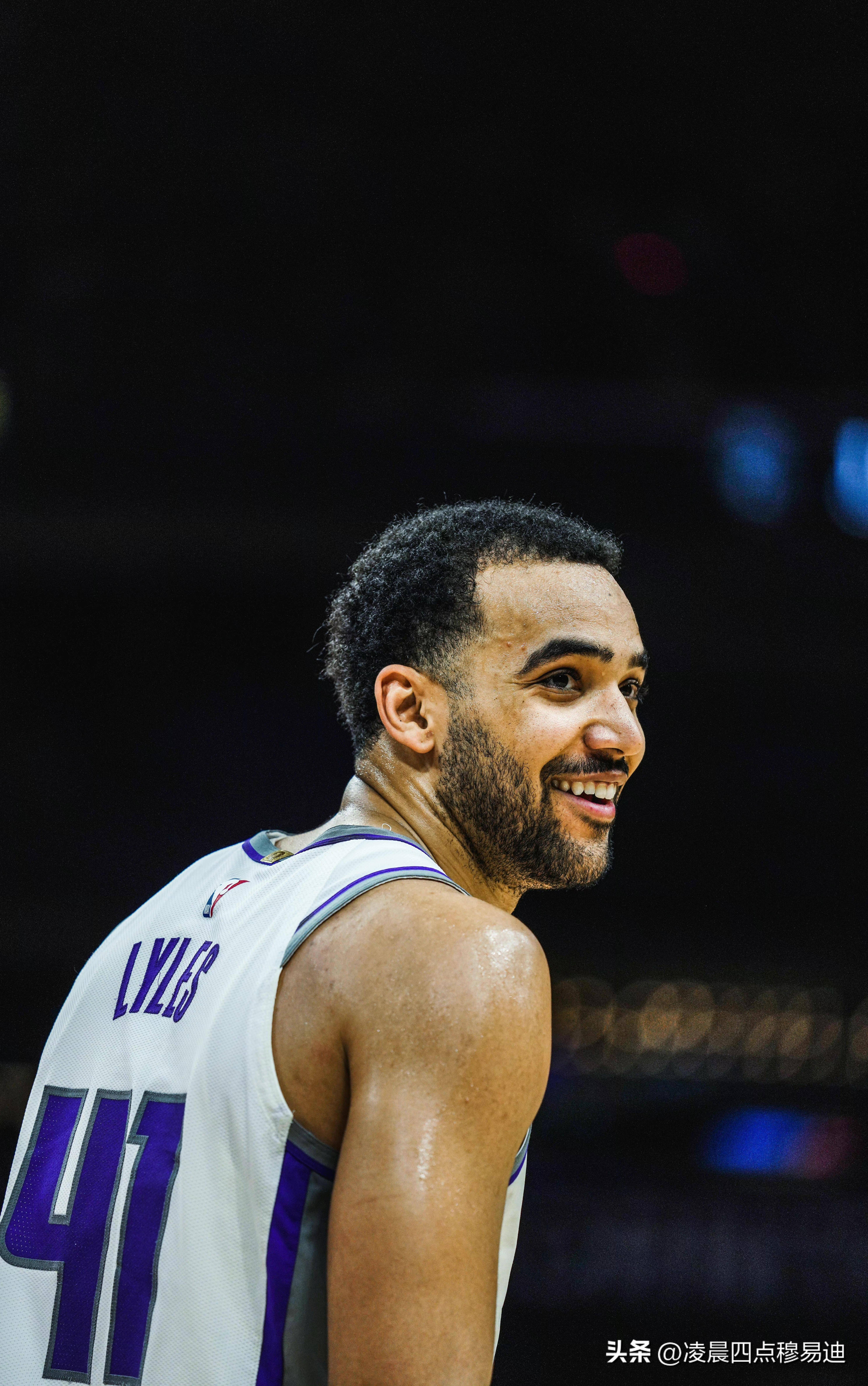 包含国际比赛日萨克拉门托国王篮板制胜：欧联节点到来，媒体盛赞，临场指挥获称赞的词条-开云登录